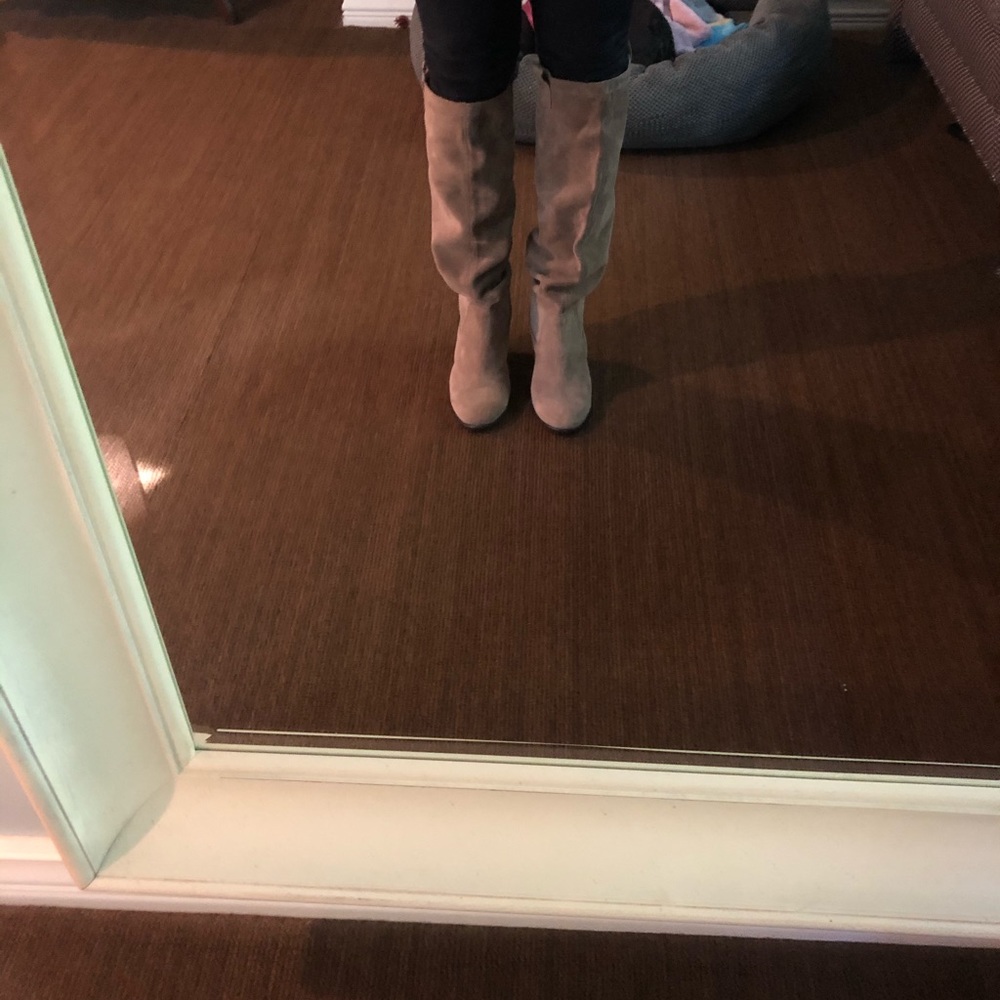 Boots - Picture 3 of 3